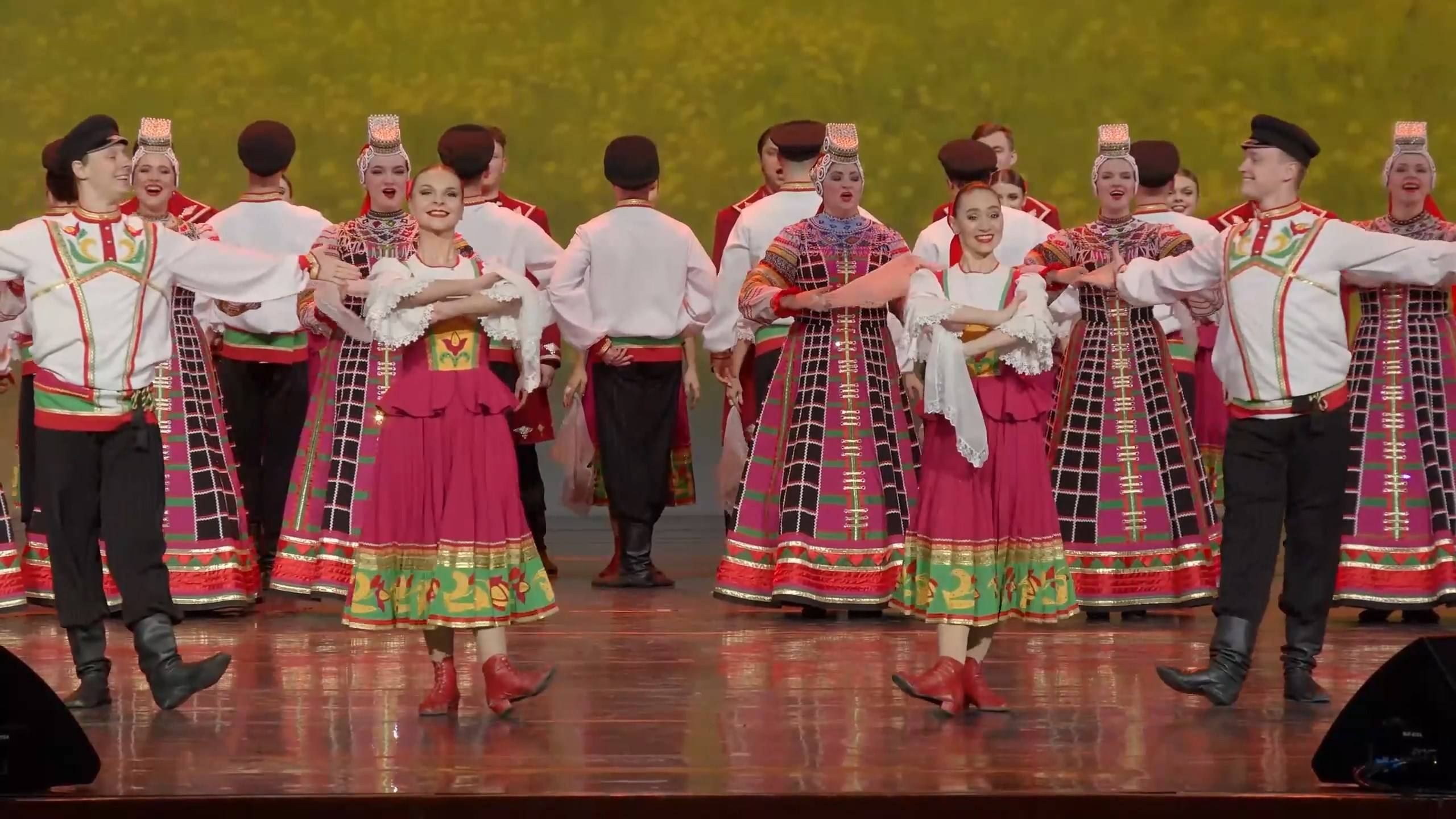 "Воронежские хороводы", Хор им. Массалитинова. "Voronezh Round Dances", Massalitinov Choir.