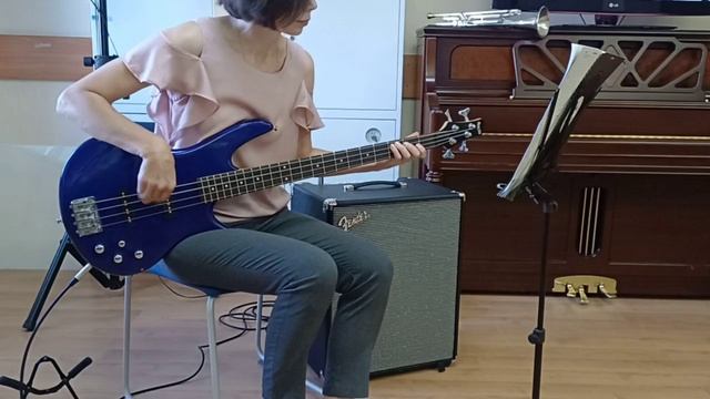 "This love" Maroon 5 (bass cover) Live