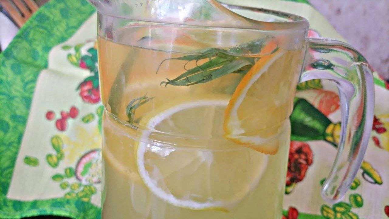 Освежающий домашний лимонад.