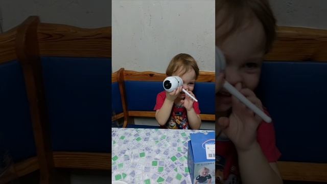 Устами младенца. Дети и техника. Ромочка нашел камеру