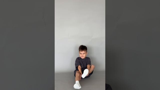 В детский сад с Лапофино: костюм, который не хочет сниматься! ☀️👕