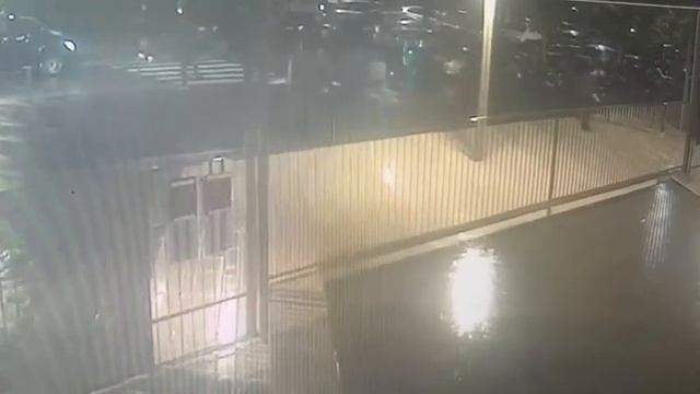 Milano, l'aggressione a Iovino in via Traiano. I testimoni: «Fedez si avvicina per prima e prov...