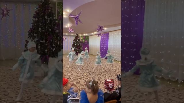 Танец Снегурочек