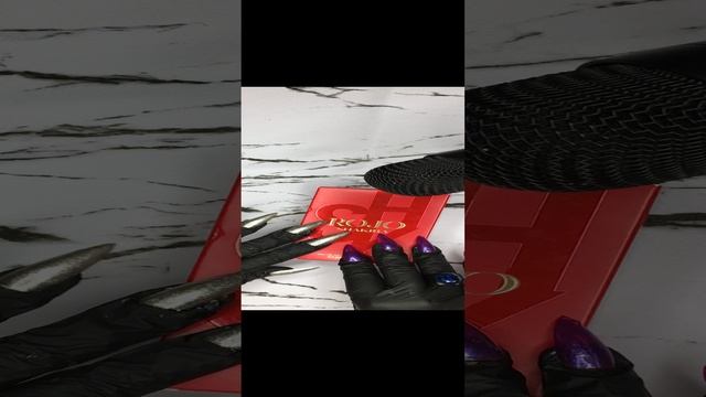 ASMR video tapping shakira /parfum