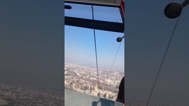 Спуск с горы Мтацминды на проспект Руставели. Тбилиси,  ноябрь 2024.