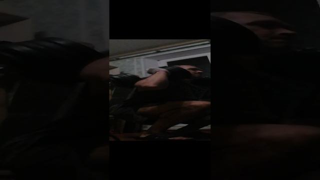 Низкий присед с весом
