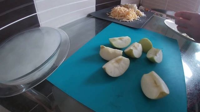 Салат "Наполеон" быстро, просто, вкусно.