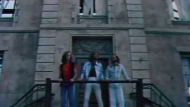 Bee Gees -Stayin alive