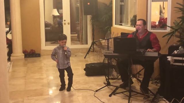 4 year old sings el bodeguero