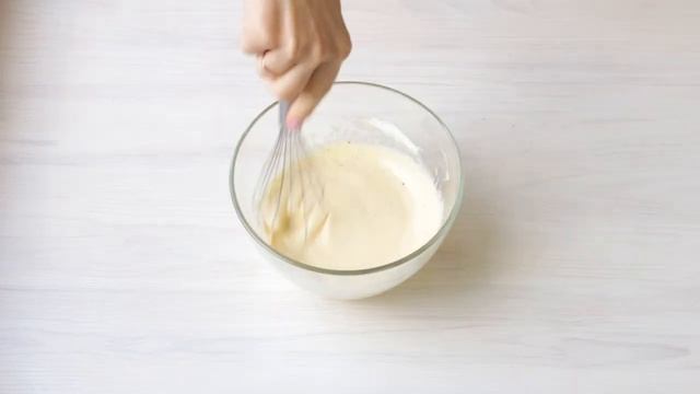 Вкусный и сытный 🥧 пирог с колбасой и сыром.