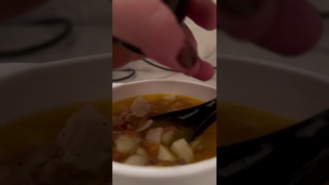 Мукбанг: всем приятного аппетита 😋, а у нас сегодня очень вкусный супчик 🍜 из лапши 👍