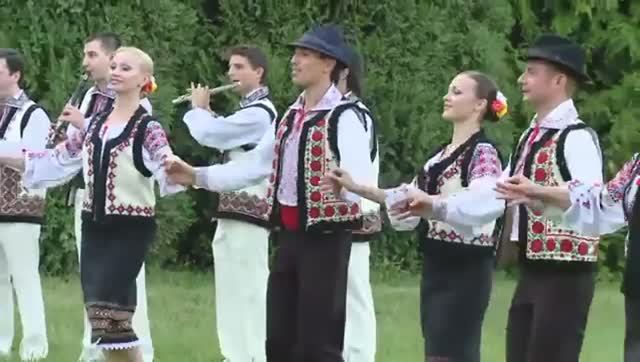 Музика популарэ молдовеняскэ 🎻🎺🪗 Сырба ши Хора