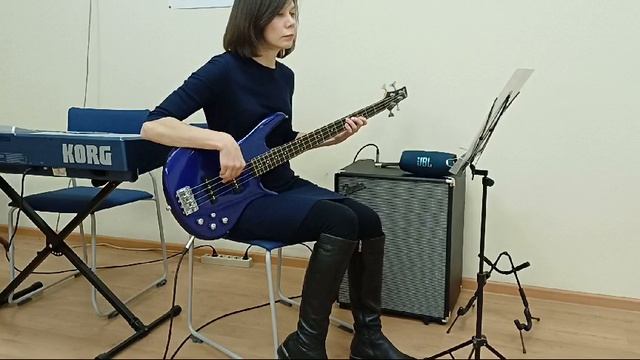 "Waiting for the Sun" The Doors (bass cover)