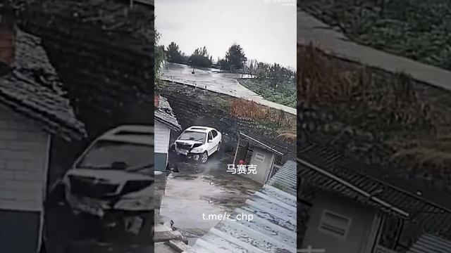 Главное что в каске!