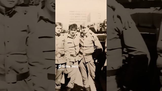 пришла новая техника на фото русский украинец татарин и литовец....