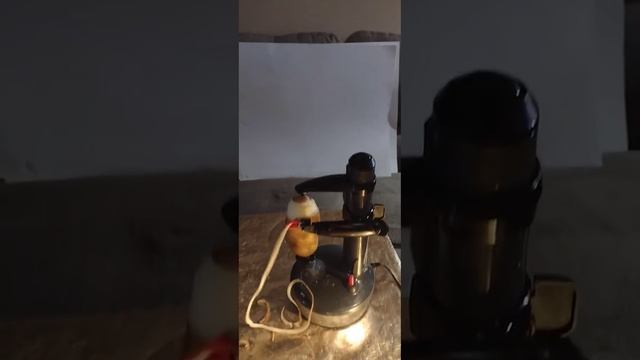 Картофелечистка.