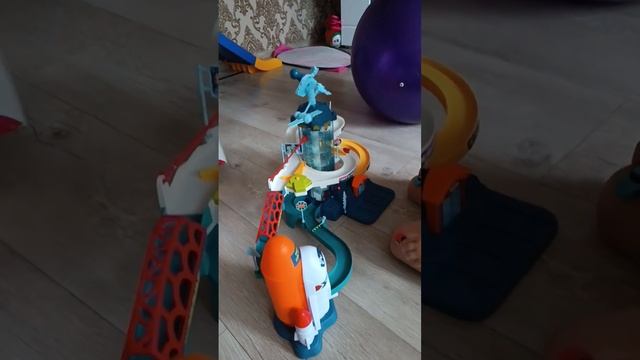 Малыши осваивают новую интерактивную игру