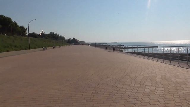 19 июля. Крым. Черное море. Едем в Приморский. Чистейшее море. Мало людей. Переполненные урны!