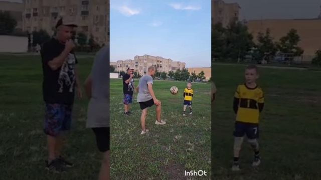Алексей проиграл чеканку🥲
Андрей выиграл. 👏👏👏
2024 год.