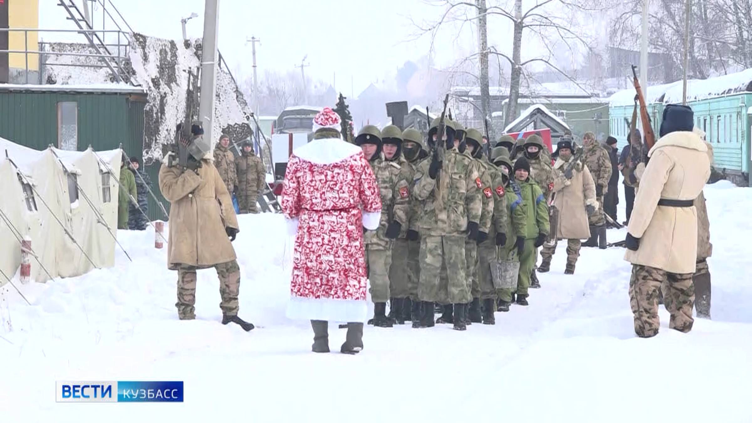 Необычный новогодний утренник для кадетов профильного класса устроили сотрудники Росгвардии