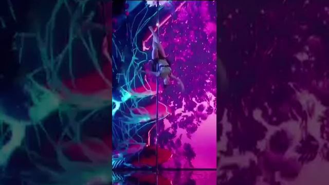 Сказочная история в танце спортивной девушки