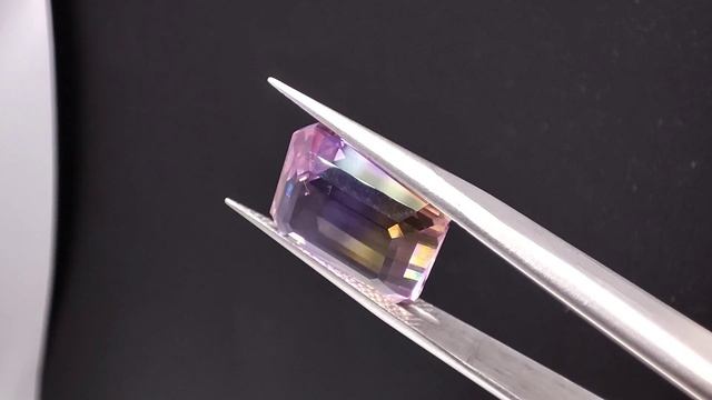 7.89 ct. Аметрин октагон. Бразалия