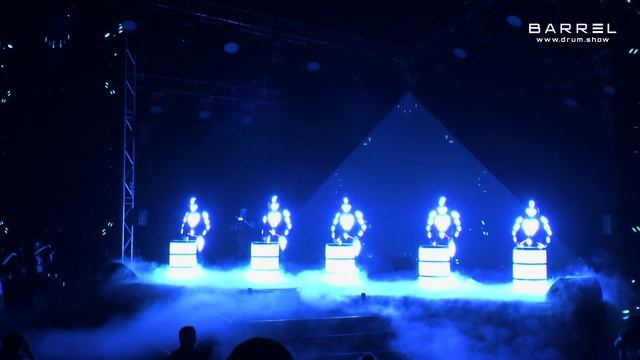 Barrel drum show