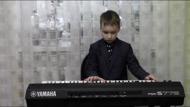 Лапин Демьян. - Польская народная песенка "Кукушечка"; - Ф.Грубер "Тихая ночь"
