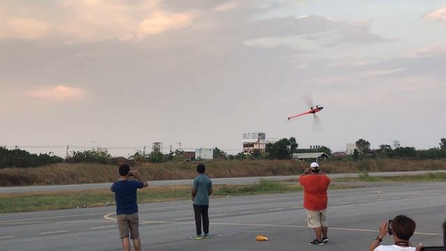 Tareq Alsaadi's flight in Bangkok. เที่ยวบินเฮลิคอปเตอร์ RC ที่น่าทึ่งในกรุงเทพฯ 2019