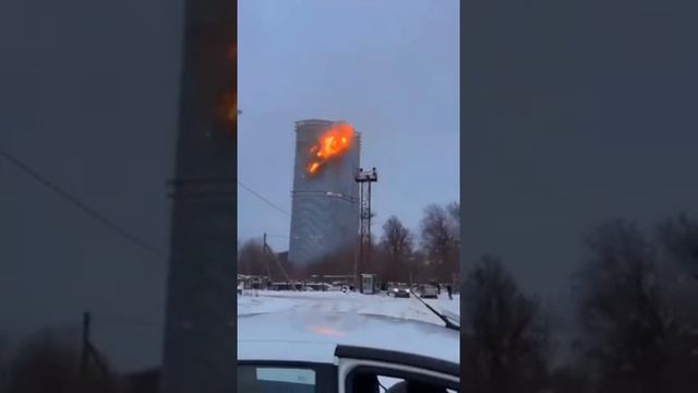беспилотник прилетел в жилой дом Казань