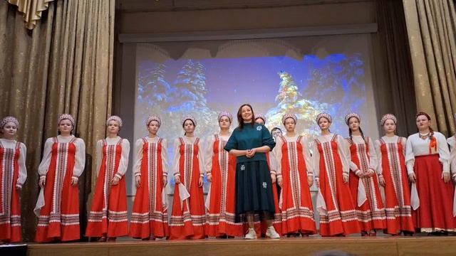 Гимн семьи Русских "Пела мама песню русскую" поёт Ансамбль народной песни "Задоринка"