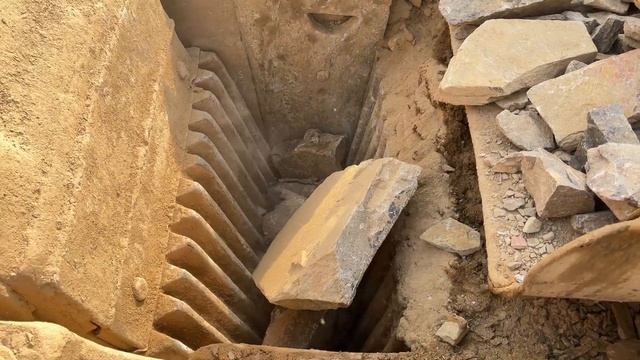 Строительство, дробление щебёнки