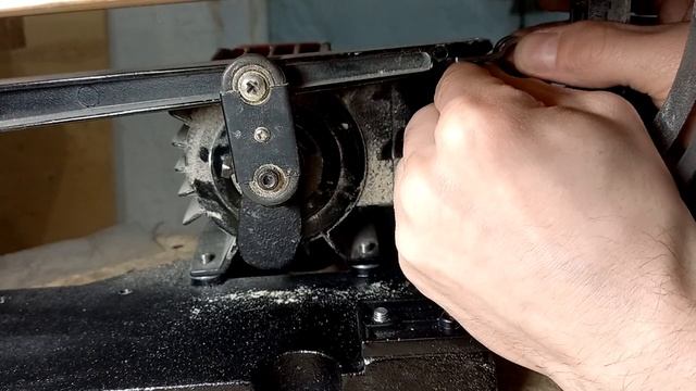 Установка крепления на лобзиковый станок.mp4