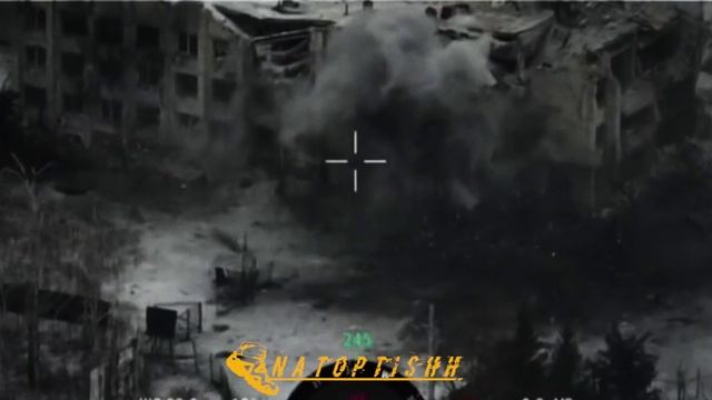 Танкисты группировки 'Север' взбодрили боевиков Всу, засевших в четырёхэтажке в Харьковской об💥🇷🇺