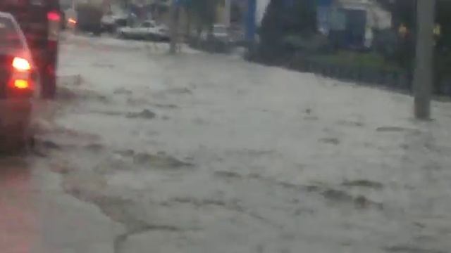 Ростов плывёт