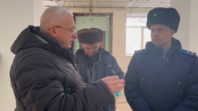 Глава Ачинска и прокурор города посетили модульное здание