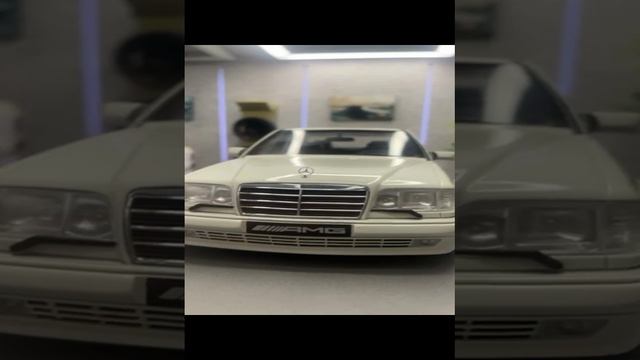 гараж с масштабными моделями mercedes-benz