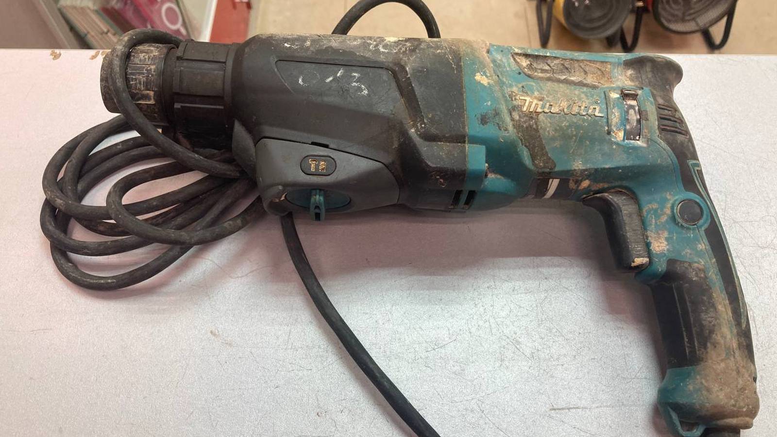 Перфоратор Makita HR2300