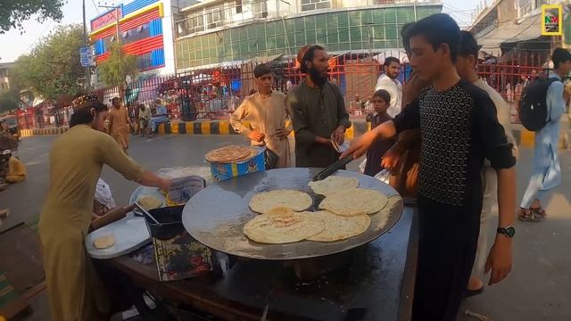 Breakfast in Kabul Afghanistan  Traditional street food  Rush Dumpukht  Morning Milk  parata