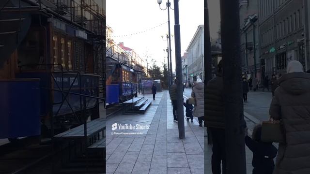 Санкт-Петербург. 24.12.2024.(Съемка от 15.12.2024).Памятник Конке и станция метро «Василеостровская»