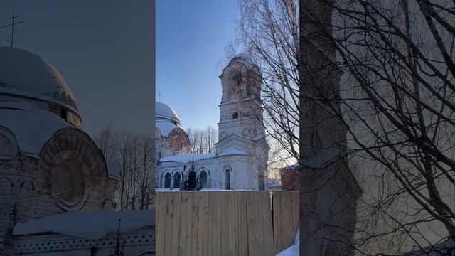 Морозный день в Кологриве. Спасская церковь.