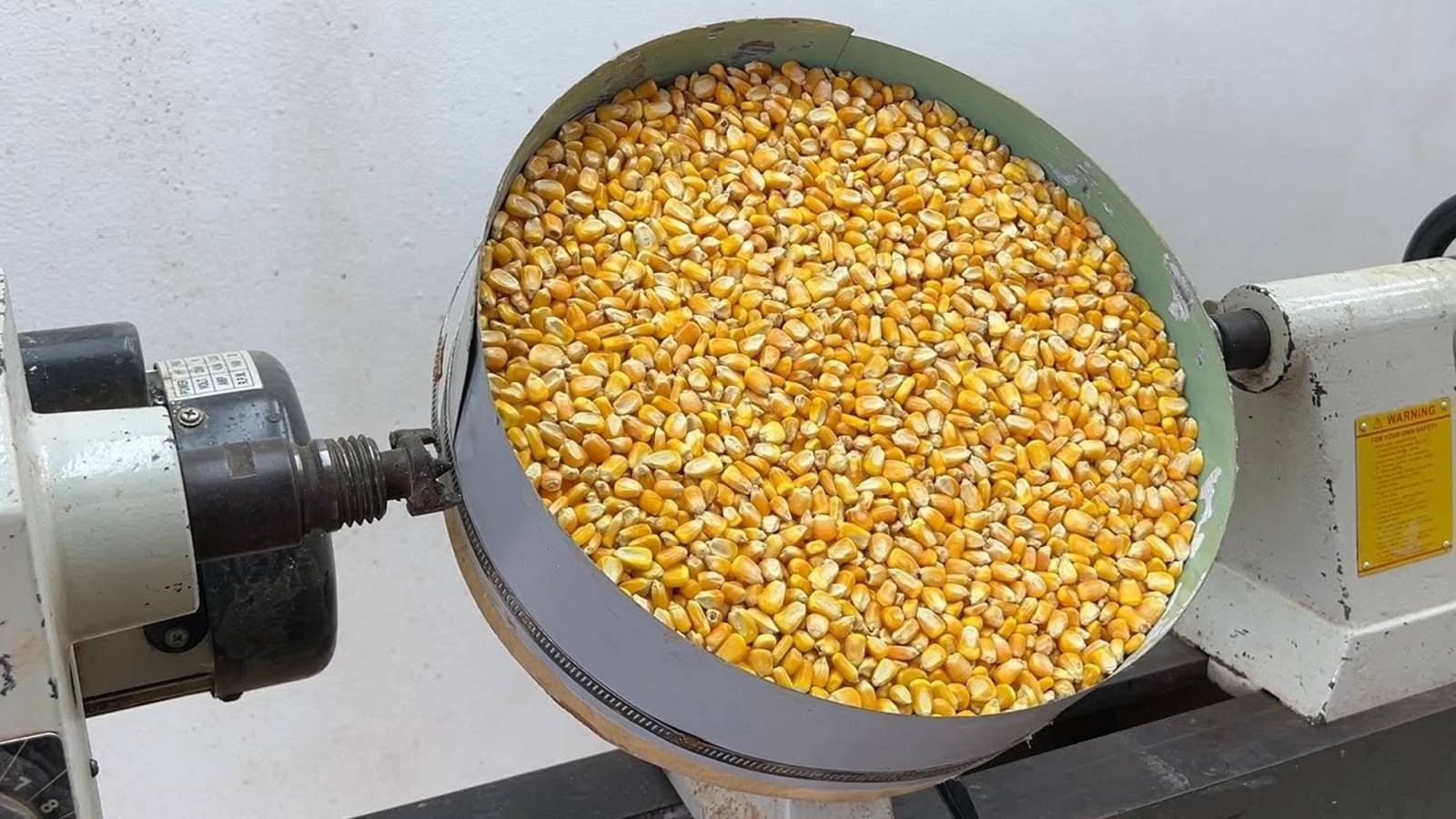 Ваза из кукурузных зерен. Опыт был удачным.