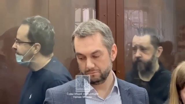 Замы главы миграционного управления МВД Москвы легализовывали мигрантов в РФ за ~30-50 тысяч рублей