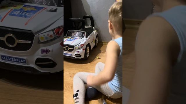 Украсили полицейскую машину