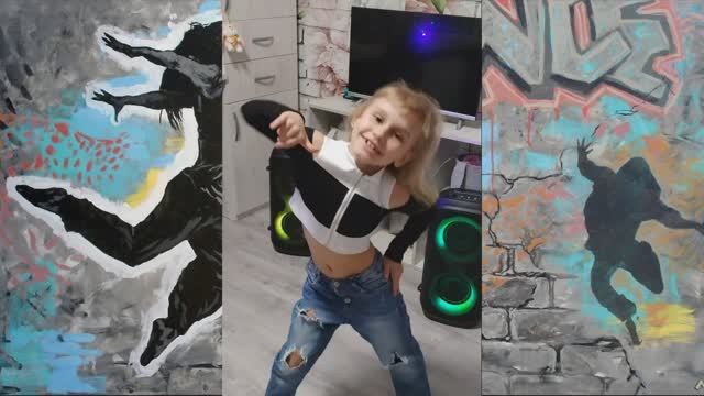 А дождь на окнах рисует....Напоминая о твоих поцелуях...