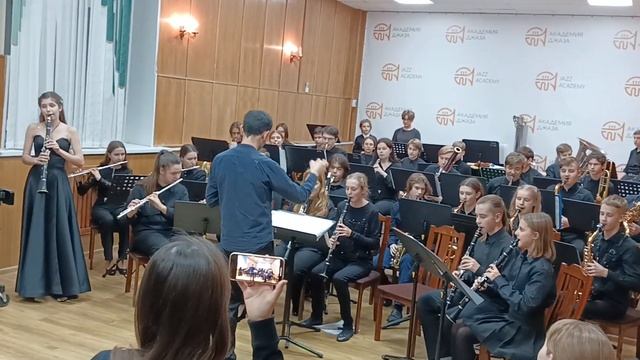 Оркестр М.Р. Акберова . Мелодия из к\ф Терминал.