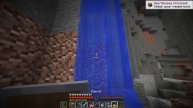 Minecraft Manhunt but i secretly used TINY mode..
