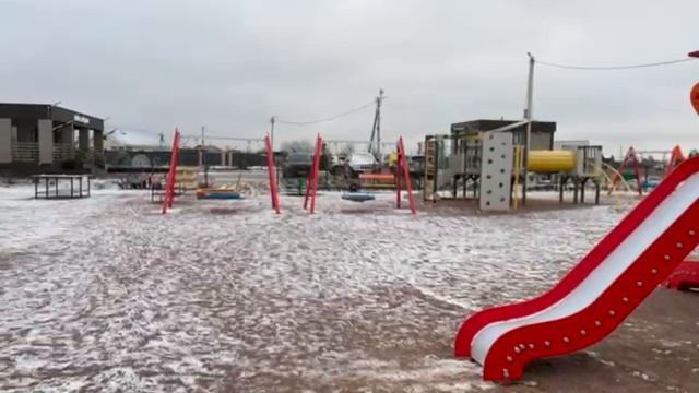 Детская и спортивная площадка