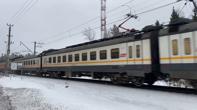 Электропоезд ЭП2Д-0079 пл.Хлюпино до ст.Звенигород. 24.12.2024.