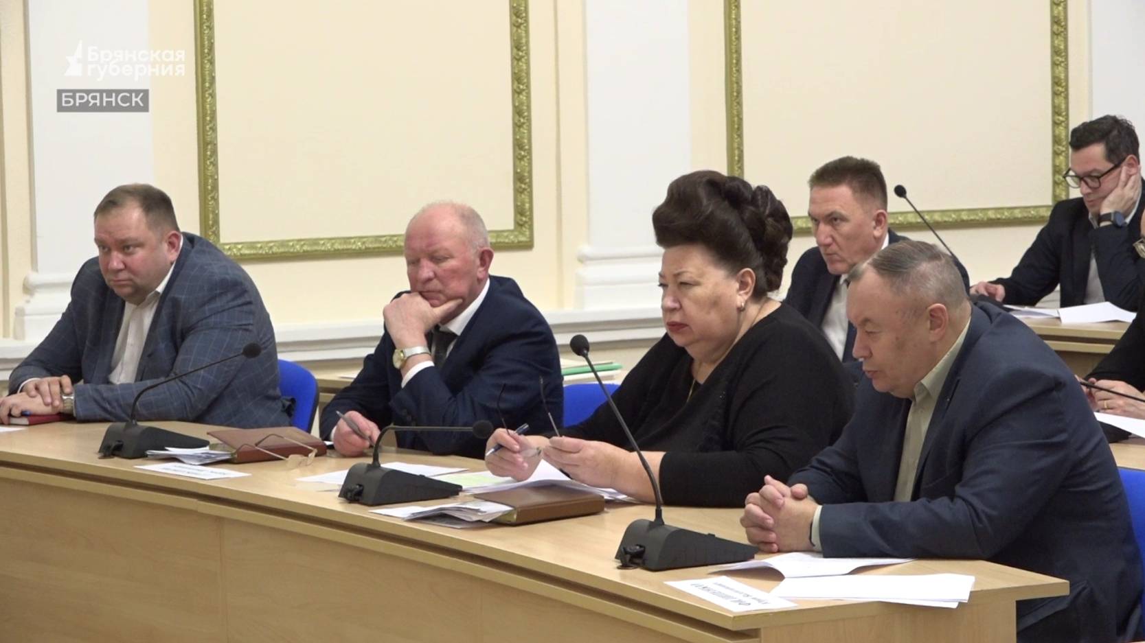 Александр Богомаз провел заседание областного инвестиционного совета